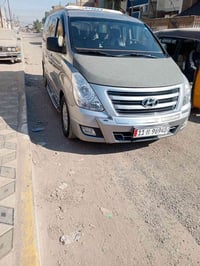 2016 معلايه 18 للبيع سياره بأسمي مكفوله بس باب السايق من كوريا الشراي ...