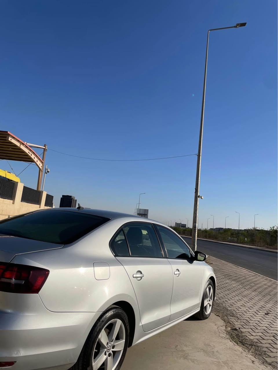 ئه م جيتا بؤ فرؤشتن مؤديل ٢٠١٦ مه كينه ٢٠ بي تؤربؤ  مه كينه مرغووب هيج سبوغيك نيه زؤر خاوينه 108 رؤيشته بي مسروفه وه دوو سويجي له گه ر دايه وه  ئه گه ر موشتري نيت سه رمان ميشينه    
‎ژماره مؤبايل/whatsapp/viber /*********** أربيل, العراق
