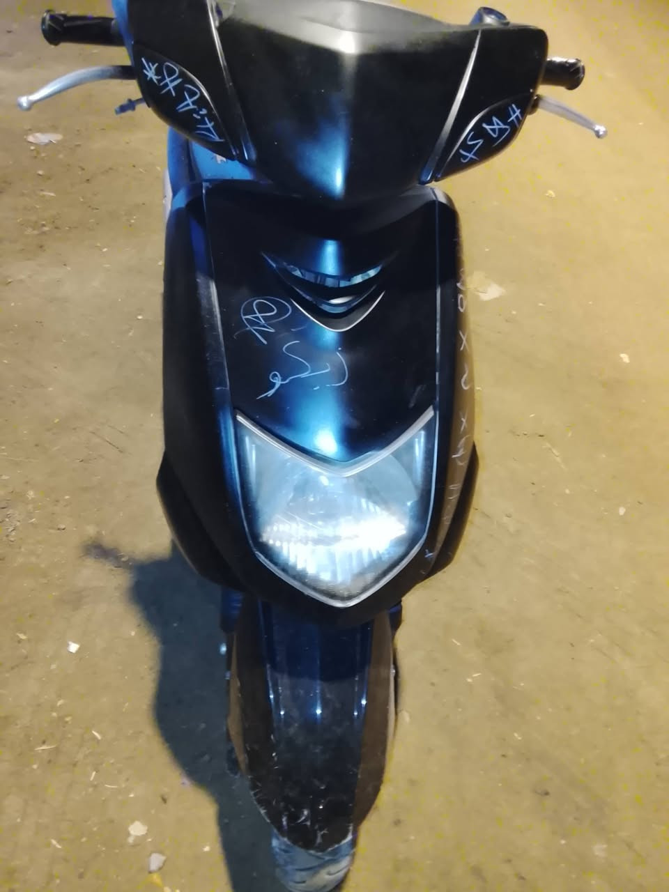 سكنس نثيه دراجه شوف عينك أنه صابغها اسود طافي كهربائيات سلف هندر كامله نقصها سله وترايش صفاح اريد مراوس دراجه اصغر منها مكاني العشار *********** مامتواجد ع نت بس تصال
