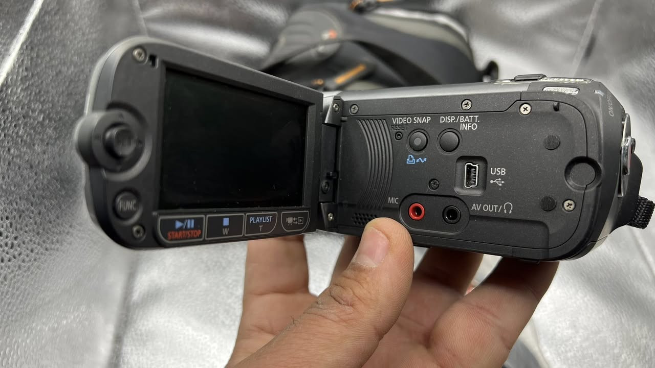 السلام عليكم (عيدكم مبارك للجميع )
كامرتين وحده كانون وحد سامسونج التفاصيل مالتهم ناشره بالفيديو


**إذا كنت صاحب هذا الإعلان وتريد حذفه لأي سبب، رجاءا أرسل رسالة إلى الدعم الفني**