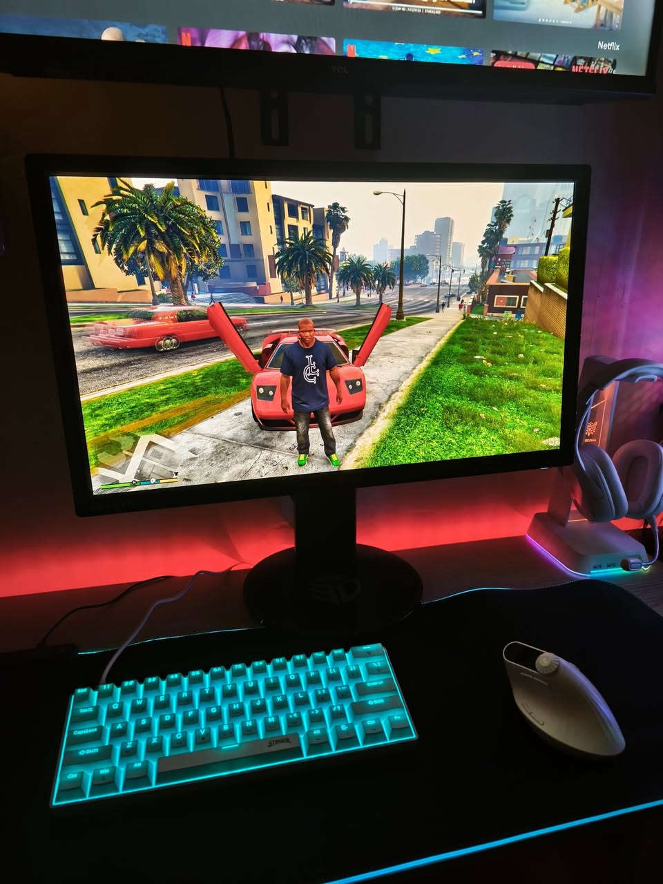 السلام عليكم أخوان تجميعة گيمنك مواصفات قوية جداً مستخدمة حالها حال الجديدة استخدام شخصي على ايدي خدش واحد ما بيها للبيع بسعر مناسب 575 ألف أقوى تجميعة ممكن تحصلها بهالسعر تشغل كل شي التجميعة مكفولة عالفحص من كل النواحي وكل كراتينها موجودة تشغلك كل أنواع الألعاب والبرامج بكل سلاسة

مواصفات التجميعة: 
النظام أحدث نظام بالعالم ويندوز 11 برو 64 بت بأحدث التعريفات والبرامج
المعالج قوي جداً جداً أقوى حتى من كور آي فايف جيل 11 اسم المعالج ورقمه (Xeon E5-2680 v4) بسرعة تيربو 3.30 GHz وإعتيادية 2.40 GHz
كارت الشاشة خارجي قوي جداً AMD Radeon RX 580 مع الشير 16GB بڤي رام صافي 8GB
التخزين 450GB اثنين الأول M.2 128GB احدث واسرع نوع عليه النظام والثاني HDD 320GB عليه الألعاب
الرام 16GB سريع جداً نوع DDR4
البورد X99 احترافي يحتوي على 4 منافذ رام ويدعم خاصية الديل چنل لمضاعفة سرعة نقل البيانات بين الذاكرة والمعالج
المبرد غازي ضوئي RGB بتبريد ممتاز
البور سبلاي ممتاز 600W واط + 80 PLUS
الكيس أبيض ضوئي RGB يحتوي على خاصية تغيير الألوان من خلال زر في الكيس ومزود بمروحة لطرد الهواء الساخن خارج الكيس

تشغل كل أنواع الألعاب القوية بسلاسة ودقة عالية مثل GTA 5 وفورزا هوريزون 5 وسايبر بانك وريد ديد ريدمبشن 2 وببجي وكول اوف ديوتي وباتلفيلد وبيس وغيرهن

وتشغل كل أنواع البرامج القوية باعلى سلاسة ودقة برامج الهندسة مثل الاوتوكاد والماتلاب والآردوينو وبرامج المونتاج مثل الافتر افكتس والبريمر برو والسوني فيغاس وبرامج التصميم مثل 3D ماكس والاليستريتور والفوتوشوب وبرامج الطباعة مثل الادوبي ريدر وحزمة برامج الاوفيس والوورد والاكسل والبور بوينت وغيرهن وأكيد تطبيقات مواقع التواصل الإجتماعي

ملحقات التجميعة كيبل التشغيل وكل كراتينها كاملة

فقط التجميعة للبيع (الكيس)


**إذا كنت صاحب هذا الإعلان وتريد حذفه لأي سبب، رجاءا أرسل رسالة إلى الدعم الفني**