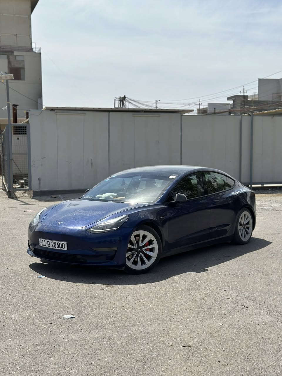 تسلا مودل 3 موديل 2023 فئه standard range plus تمشي شويه اكثر عن الفئه العاديه ماشيه 57 الف كيلو السياره اونلاين مربوطه فون كي التطبيق الاحمر وعليها اشتراك سموان دائمي auto park وقياده الذاتيه ونظام الاستدعاء يعني تكدر من التلفون تقدم السياره وترجعهه السياره حادثهه جاملغ امامي عكس السايق والبنيد وجاملغ خلفي عكس السايق  السعر 160وبيهه مجال


**إذا كنت صاحب هذا الإعلان وتريد حذفه لأي سبب، رجاءا أرسل رسالة إلى الدعم الفني**