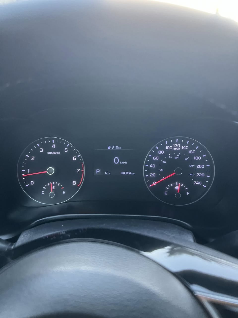 سلام عليكم 
كيا فورتي وارد موديل 20 (ex)حادثهه موضح بالصور 
محرك 2000 دوش ومكفوول من كلشي كير ومكينه خير من الله 
مواصفات 
تحكم ستيرن 
اشاير بلمري 
حساسات بلمري 
حساس بريك 
كشنات تدفئه 
ستيرن تدفئه 
3 وضعيات (normal..smart..sport)
وبعد بيهه مواصفات 
سعرهه 130وبيهه مجال بسيط جدا حگ الجيه 
استفسار واتساب ***********
