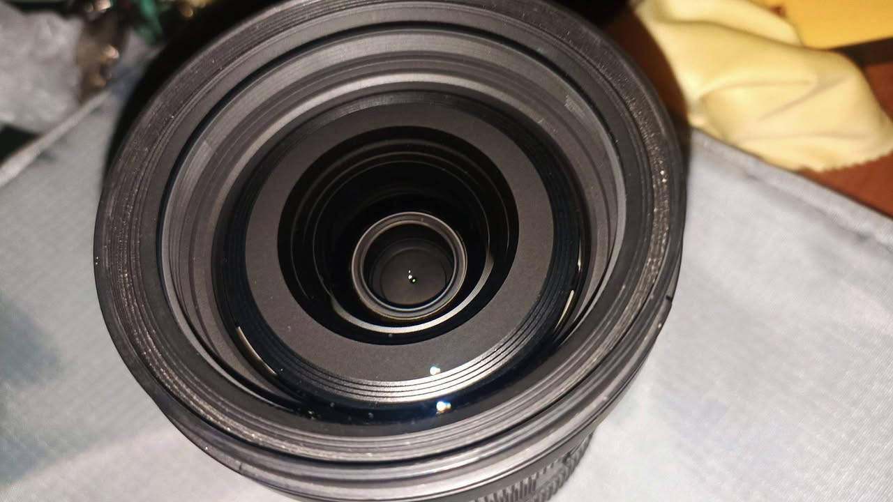 عدسة sigma 24-70 f2.8 

الأصدار الأول 

استخدامي الشخصي

نظافة غالق العدسة والزجاج الأمامي
متنظفة بشكل دوري وواضحة بالصور

السعر مليون وبي مجال


**إذا كنت صاحب هذا الإعلان وتريد حذفه لأي سبب، رجاءا أرسل رسالة إلى الدعم الفني**