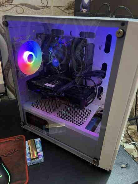 سلام عليكم شباب Pc للبيع
ماخذها قبل سنتين هيج جبتها لعبت كم مره وعفتها بسبب شغلي  وهسه فكرت ابيعها افضل ماتاركها البيسي بحالة اكثر من ممتازه تكدر تكول جديده 
Pc جيب وشد والعب  كامله مكمله 
اضافة للميز كيمنك حرف K 
اضافة اليو بي اس / بي خلل الدكمة بس شغال عارضها  1200

للتواصل ***********

📋 قائمة مواصفات الكمبيوتر
• Core i5-10400F
• RTX 3050 8GB OC GALAX SF
• 16GB 3200MHZ LEXAR (الرامات)
• H410M GIGABYTE S2H V3 (اللوحة الأم)
• SSD 128GB KINGSPECS SATA
• HDD 500GB WD PUR
• 700W 80+PLUS PANGU (مزود الطاقة)
• XIGMATEK OREO 3FAN RGB (كيس/صندوق الكمبيوتر)
• XTRIKE KEYBOARD KB305 RGB (لوحة مفاتيح)
• XTRIKE MOUSE+PAD RGB GMP290 (ماوس + باد)
• SAMSUNG 24INCH 75HZ 1MS IPS (الشاشة)
• LF24T350FHMXZN (موديل الشاشة)
