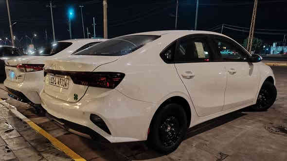 السلام عليكم
للبيع سيراتو ٢٤ محرك ٢٠٠٠
رقم بغداد بسمي
دوشمه عام 
ماشيه ٤٠ الف
السعر ١٨٠ وبيه مجال حك الجيه 
للاستفسار ***********
متواجد #وتساب
