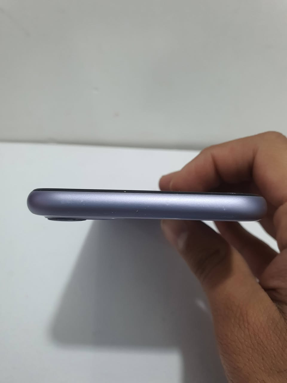 السلام عليكم توفر بمركز الثقة ايفون مستعمل
iPhone 11 
ذاكرة ١٢٨ 
بطارية ٨٧ 
Face ID ✅
السعر 260 الف 🔥🔥🔥
العنوان جسر ديالى القديم شارع ٧٠ 
الرقم
واتساب ***********
هاتف ***********
