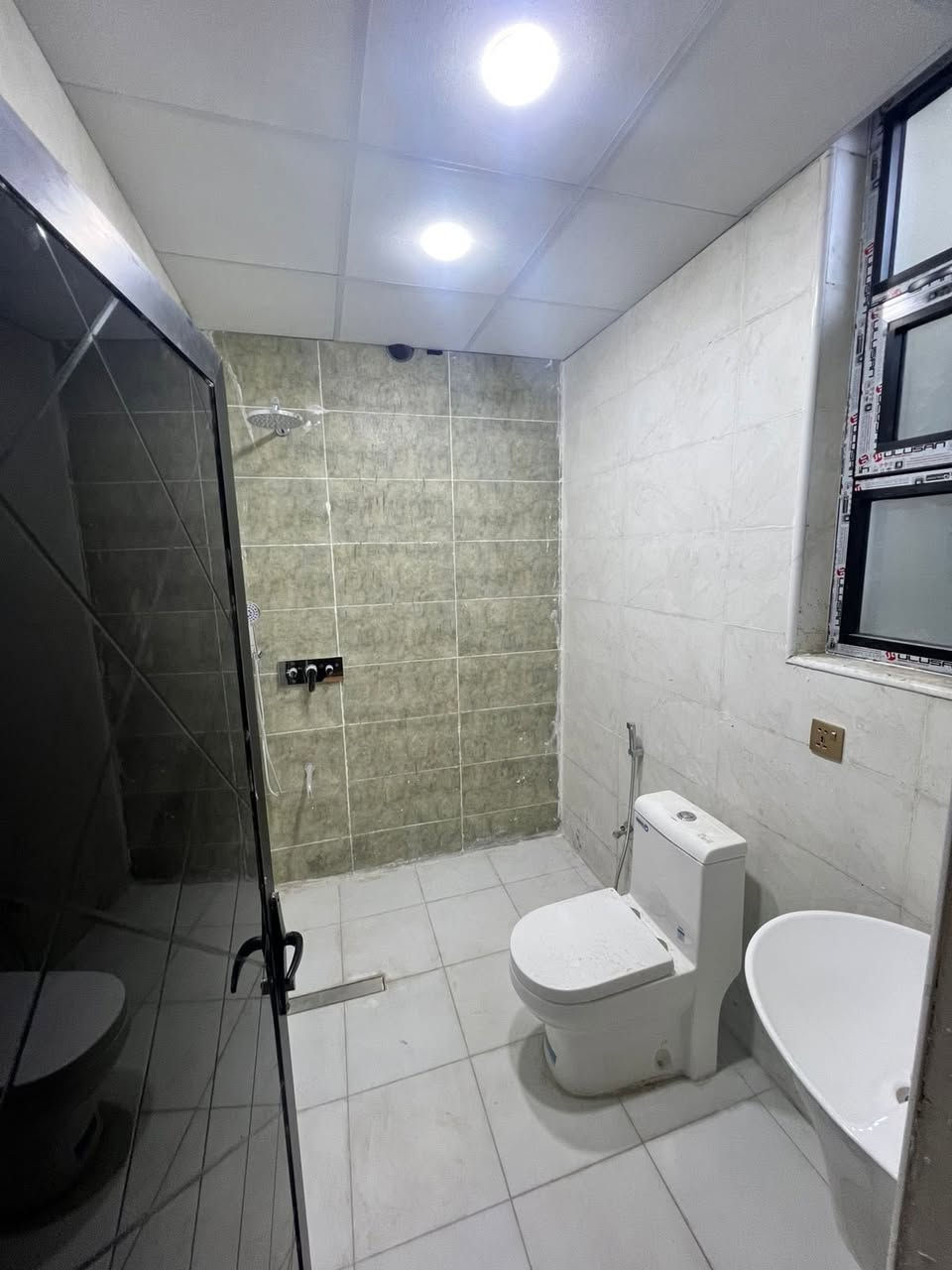 للأيجار شقق مودرن عدد 2 في السيدية 📍

تحتوي كل شقه على 2 نوم وصالة ومطبخ وخدمات عدد 2 ✅

ايجار الطابق الارضي 800 الف قفل 🔒 

ايجار الطابق الثالث 650 الف قفل 🔒 

الموقع السيديه شارع التجاري 📍

للاستفسار اكثر الاتصال على الارقام التاليه ؛.

***********
***********

او زياره موقع الشركة 📍
السيدية الضباط مجاور افران الزيتون 2 
#شركه_الاعمار_الهندسي_للاستثمار_والتطوير_العقاري.
