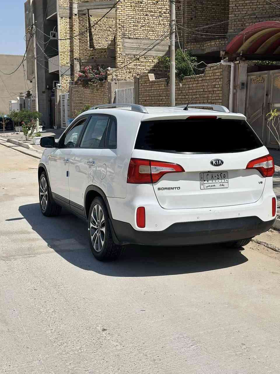 سورنتو 2015 خليجي محرك 6V  راكب7 فول مواصفات عدا الفتحة رقم بغداد تحويل شوكت ما تريد بيها صبغ قطعتين فقط السيارة جاهزة من كلشي وجداًً نظيفة مابيها نقص والسعر 145 بيها مجال استفسار ***********
