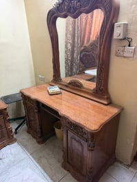 غرفه نوم ماليزيا دولاب 6 أبواب كبير. سرير أم نفرين. تسريحة كبيرة. كومد...