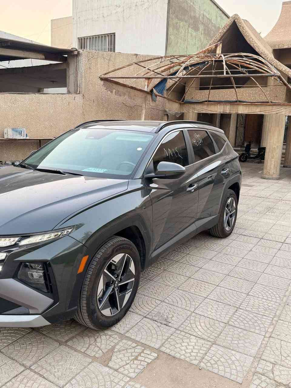 HYUNDAI TUCSON HYBRID 2025
هيونداي توسان هايبرد 2025
السياره زيرو زيرو
المسافة المقطوعه    1500

                  👇👇 

فتحه بانوراما  
شاشة كبيره 
بصمة .
رادار امامي
 مانع تصادم
تحديد مسرب .
نقطة عمياء .
كاميرا خلفيه
كراسي جلد .
كراسي كهرباء عداد 2
ستيرن تدفئة
كراسي مدفية
مثبت سرعة
تحكم ستيرن
تشغيل عن بعد سياره 
شاحن وايرلس
هاند بريك كهربائي
حساسات 
دفع رباعي 4X4 
باب خلفي كهرباء 
اضويه اماميه زنون LED
كشافات ضبابي LED 
اضويه خلفيه LED
نظام GPS+ خرائط 
انظمة قياده Sport /ECO / Normal 
بلوتوث 
مدخل AUX + USB
.
https://bid.cars/en/lot/0-41143845/2025-Hyundai-Tucson-KM8JCDD12SU248814#.
 
التواصل / *********** بي واتساب
