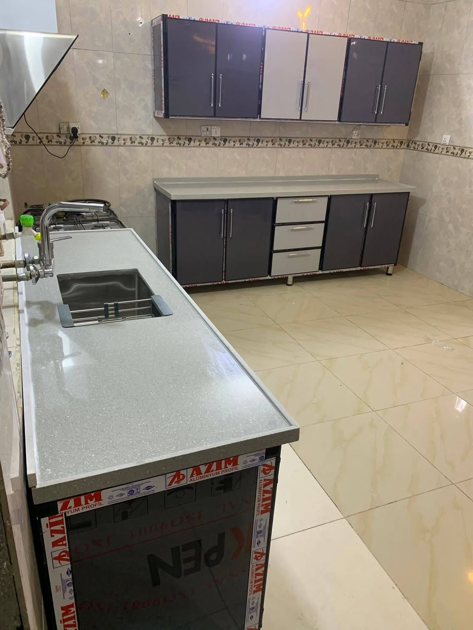 سعر لمتر 110 الف فقط محشي خشب#كاونترات  حسب الطلب محشي خشب   
مع ضمان صيانه لمدة 3 سنوات 
اسعار تنافسيه 🔥🔥 
متوفر استندرات 2متر ارضي مع ملحق  
 مع سنك متر ونص مرمر.    
رقم واتساب /***********
#للجميع 
@إشارة 
#يوجد_نضام_قسط 
#محاويل_المكان_قرب_المدرسة_اكادمية 
#المعرفة_الاهلية
