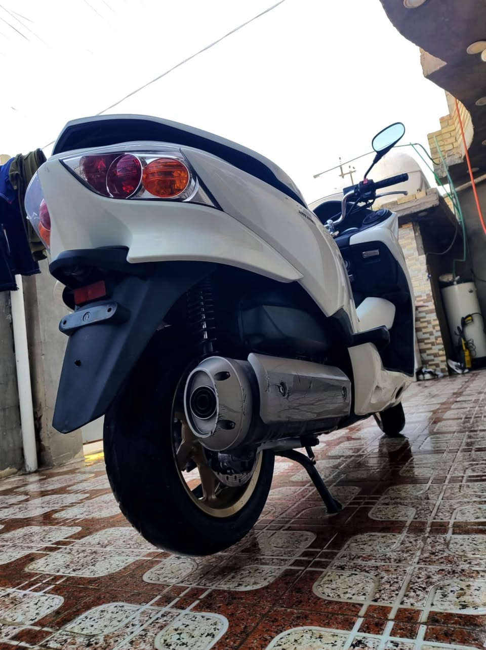 السلام عليكم
فورزة 0/10 اس سفن كفاله عامه 

4 كير 7 تحويلات 

نضام ABS مانع انزلاغ 

لايت كرستال 

ماشيا 30 حقيقي

مستعجل عل بيعته 
العنوان بغداد 

للاستفسار ***********
