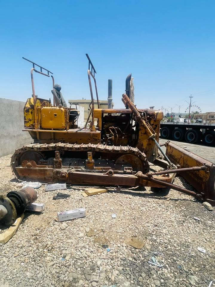 كوماتسو للبيع بشرط التحويل جانت شغاله متروكه من ٣ سنوات  المكان ديالى
للاتصال *********** مساءافقط
