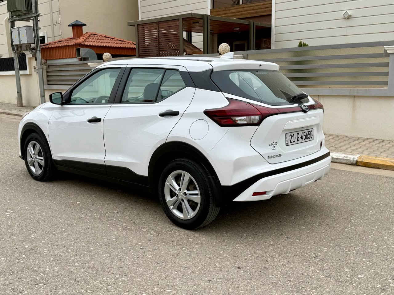 سلام عليكم 
نيسان كيكس موديل 2023
وارد امريكي صبغ بس بونيد بدون دواخل 
صور السونار ويا المنشور 
كير محرك بشرط 
موصفات S معروف 
بصمه رادار + كامرا تحكمات 
بعد بي موصفات 
ماشي 32 الف ميل 
رقم سليمانيه كلشي جديد 
سعر 142 بي مجال 
مكاني ديالى خانقين 
للاستفسار *********** خناقين, ديالى
