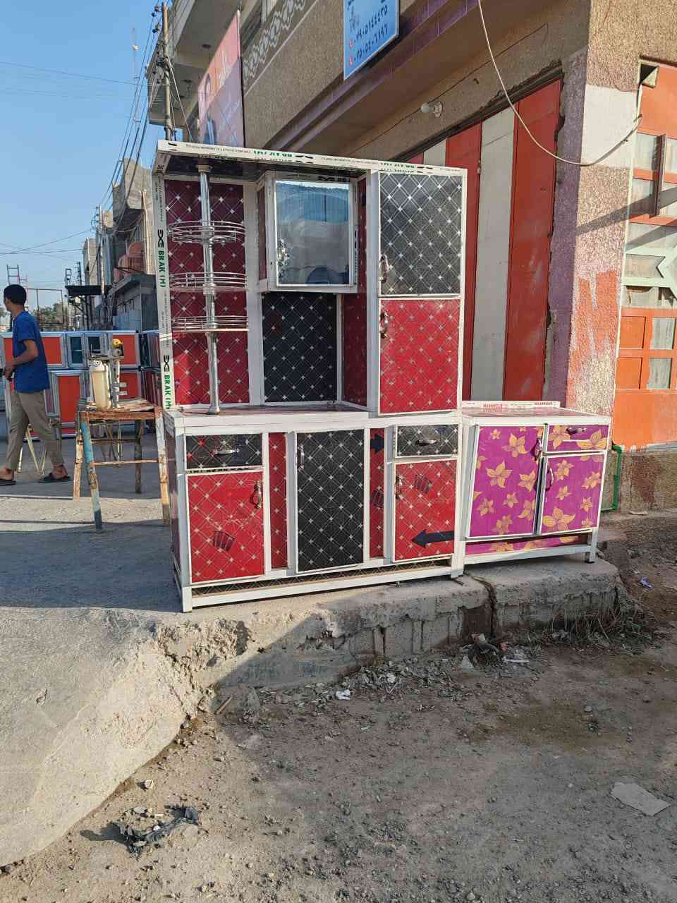 السلام عليكم كاونترات مرتبه ونضيفه اساعرها حلوه مكانا الحصوه شارع 30 مقابيل كراج  كيات الحمل
*********** واتساب
*********** واتساب
يوجد توصيل
