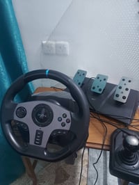 ، بلي 4 سلم للبيع مع جوستكات  2 اصليات مو كوبي ووياه ٣ العاب  gta ,min...