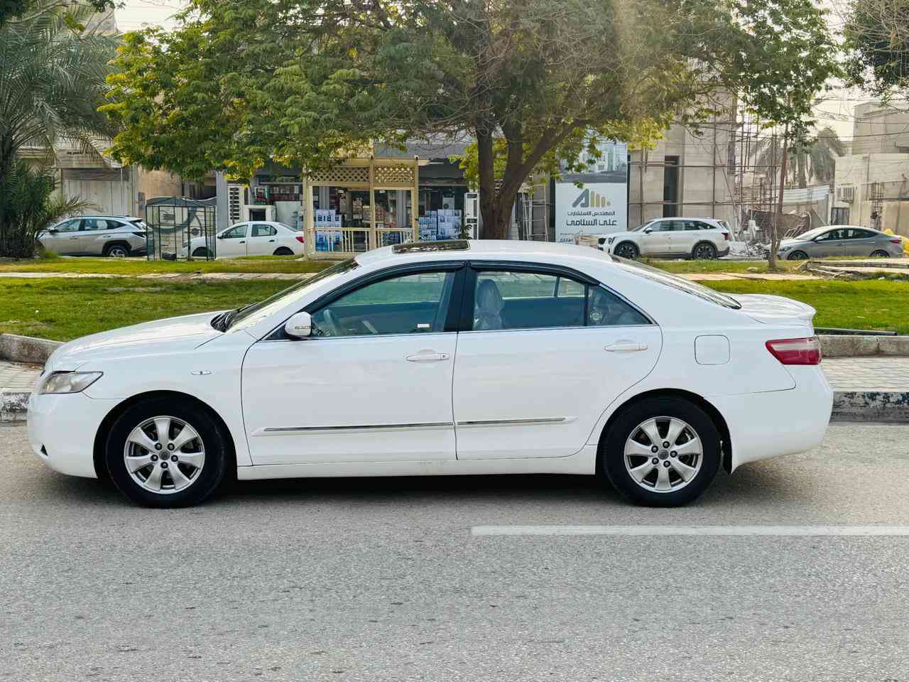 كامري موديل 2009خليجي مكفوله من الحادث بيه رشات تجميل بسيطه السعر104قابل للتفاوض للستفسار اكثر اتصال علئ الرقم ***********مواصفات السيارة فول لمتتد فتحه كامره تحكم استيرن مثبت سرعه كشنات كهربايه كشنات جلد برده خلفيه قطعتين تبريد حساسات خلفيه مكينه 2400 المرقوب مكينه وكير مكفولات تخم تاير حداديه جديده رقم بغداد مشروع وطني مكان السياره كربلاء كربلاء, العراق
