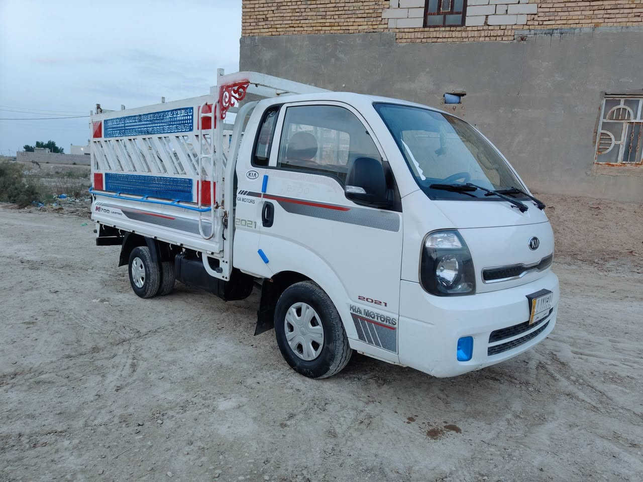 يا الله سلام عليكم سيارة للبيع كيه بنكو حمل موديل 2018
سيارة فول مواصفات جاهزة على اخر حبايه مال جناي 
مكفول كفاله عامه على البلاد شرط فحص والسونار 
مكفوله من الضربة والتبديل والخياس والفتح والصبق بلاد 
رقم ميسان تحويل مباشر سنويه مجدده لل 2028 مشروع وطني 
حداديه جديده تخم تايرات جدد كهربائية شقاله تبريد تدفئه
العنوان الناصرية اكثر ستفسار تصل 
***********
***********
