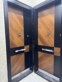 أبواب داخلية • أبواب خارجية • خشب حديد زجاج