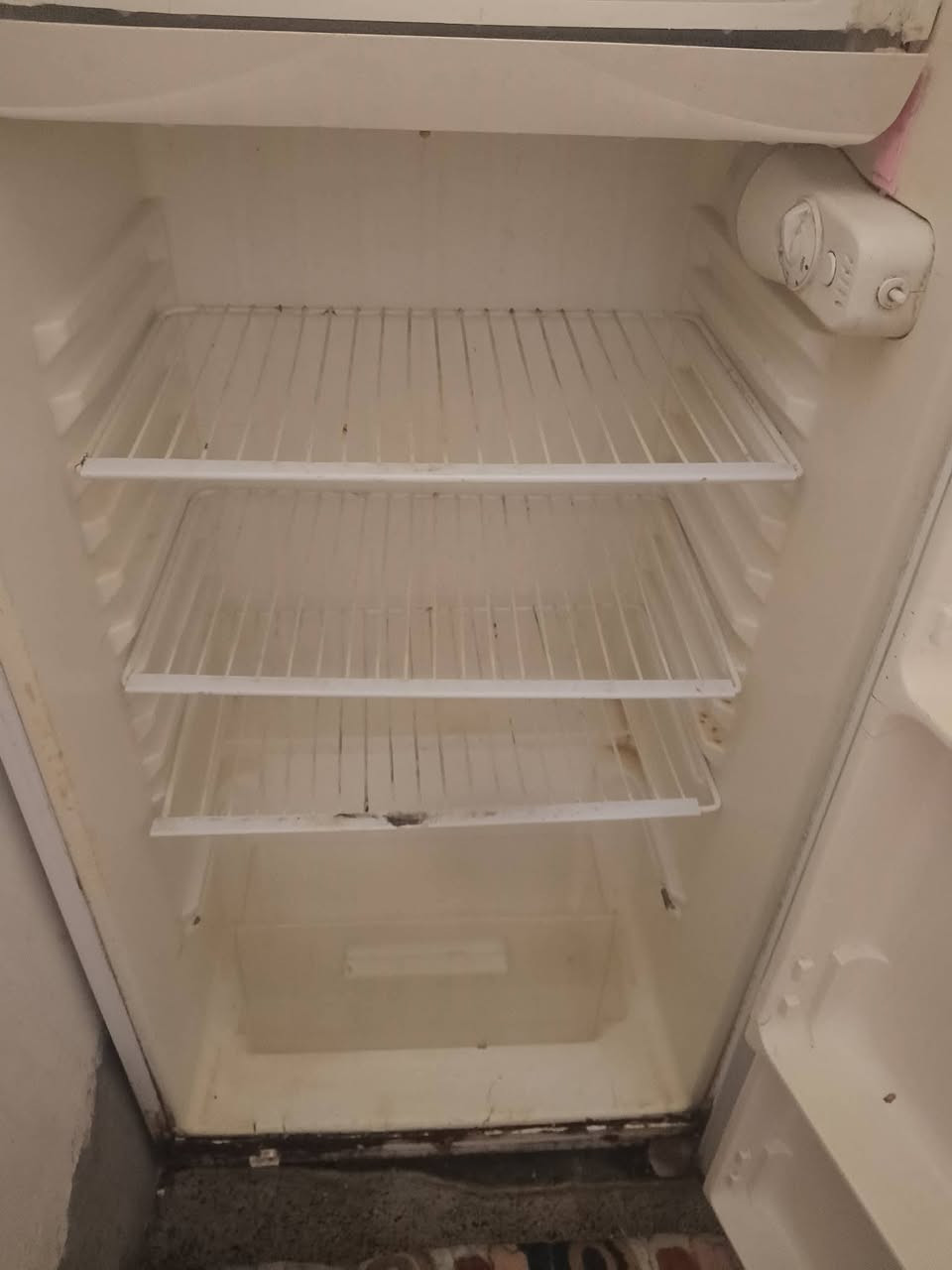 ثلاجه للبيع تجميد فوك وجوه سعر 70بيه مجال مكاني كنطرةالسلام المدرسي *********** بيه وتساب
