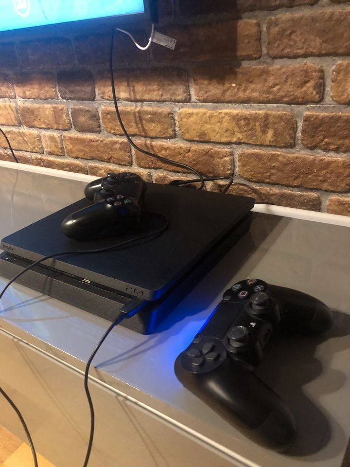 السلام عليكم . متوفر PS4 سلم وفات قطعتيين نظافه 95 💯 مفتوح تنظيف فقط
سعر الفات 150 الف 
سعر السلم 175 الف 
مع ملحقات كامله .مكاني بابل


**إذا كنت صاحب هذا الإعلان وتريد حذفه لأي سبب، رجاءا أرسل رسالة إلى الدعم الفني**