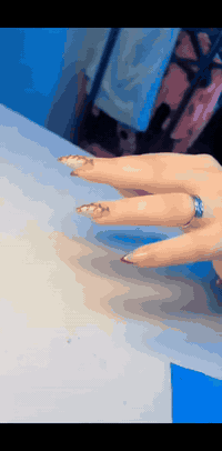 أيلين بيوتي   🥳 سهرة رأس السنة تحتاج أظافر ورموش تبرق! احجزي الآن في ع...