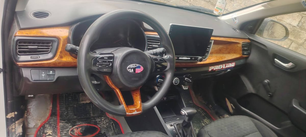 كيا ريو 2018 رقم بغداد شرعيه هيانا كربون بنزين بيها ظرر بوند وجوملق وطخا براس القد امريكي 105   ♕***********
