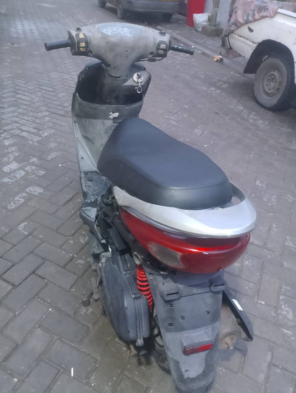 سلام عليكم دراجة بريز رمبة كاملة من كلشي برغي ما نقصها مكينة مكفولة ختم واحد كفرهة موجود كهربائيات كاملة ب ٥٥٠ وبيهة مجال للشراي مكاني بغداد مدينة صدر ***********
