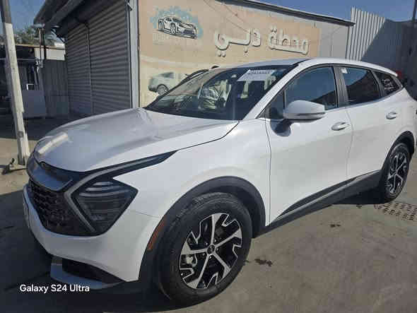 بسم الله الرحمن الرحيم 
للبيع كياسبورتج موديل 2024 لون ابيض وأرد امريكي ماشيه 10 ألف فقط بعده جديده مكفوله من الصبغ نهايا ومكفوله من الايرباك مواصفات فيه EX فول الفول ماعدا البانوراما سنويه باسمي قبل يومين ترقمت حادثه قبق الجنطه نفس الون فقط والباقي مكفول صور الحادث موجودة بالمنشور  هوايه بيه مواصفات مكاني بغداد زيونه سعره 225 ورقه للاتصال ***********
