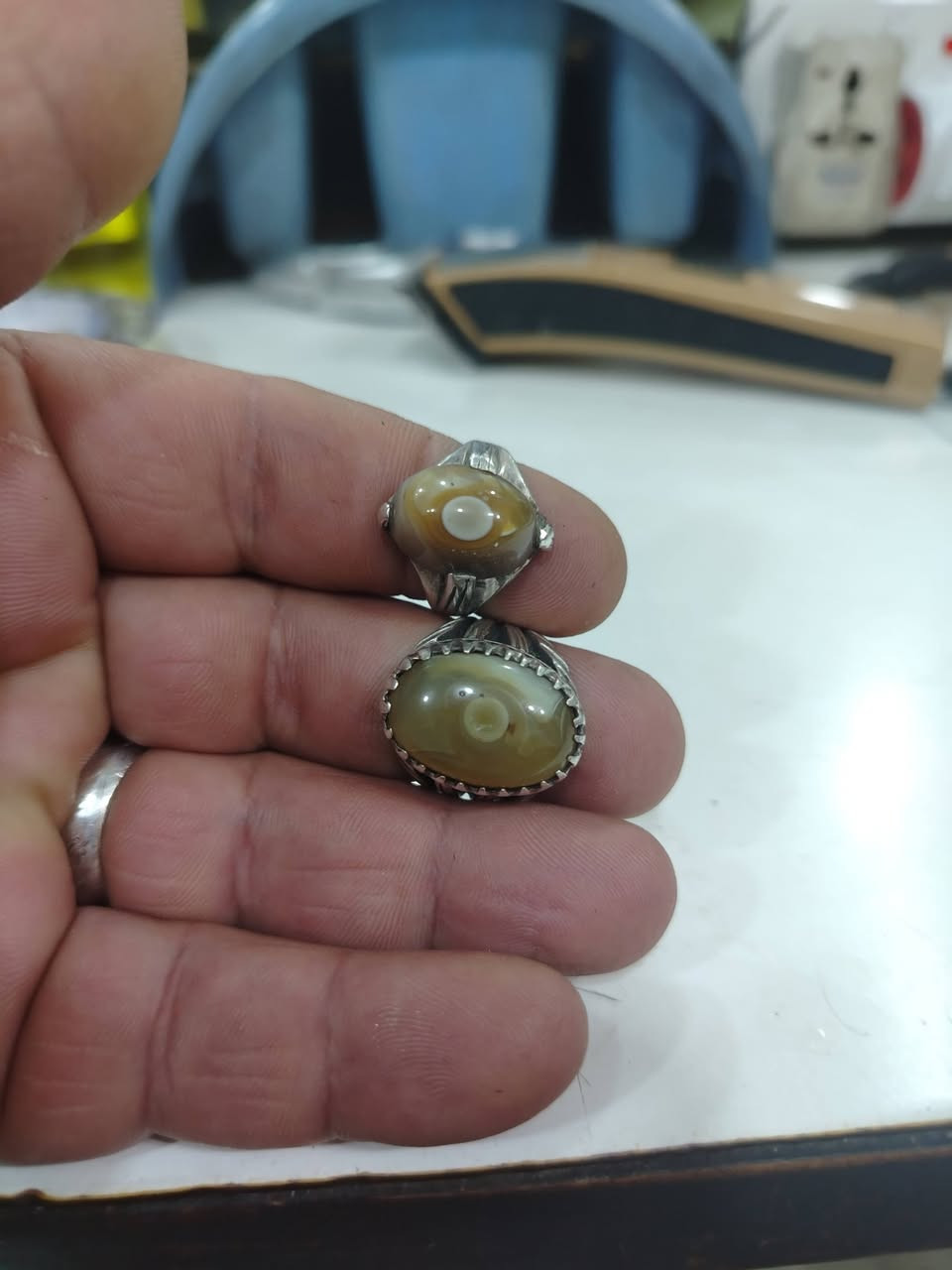 سلام عليكم خواتم سليماني قديمات صياغة يدويه قياس 22/20 بيع فقط توصيل ماعندي عنواني بغداد جميله


**إذا كنت صاحب هذا الإعلان وتريد حذفه لأي سبب، رجاءا أرسل رسالة إلى الدعم الفني**