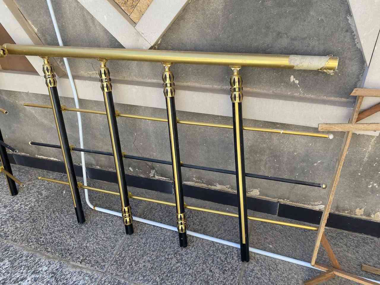 كامل مع البراغي والمثبتات جديد وسعر بلاش انته دزلي سعرك خاص وتدلل مع هديه اربع كلوبات سقفيه  الاصلي


**إذا كنت صاحب هذا الإعلان وتريد حذفه لأي سبب، رجاءا أرسل رسالة إلى الدعم الفني**