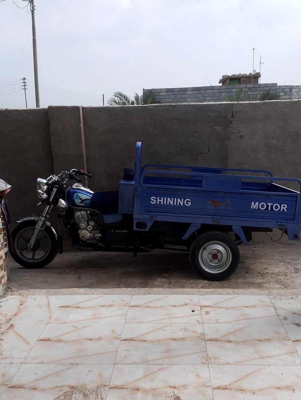 سلام عليكم جمره البيع موديل 23 اوراق أصولي ستوته نضيفه ما عوزه برغي محرك ما مفتوح كهربايته كلها شغاله وباقي تفاصيل على الخاص رقمي *********** مكاني بصره كرنه سعرها سعر خاص
