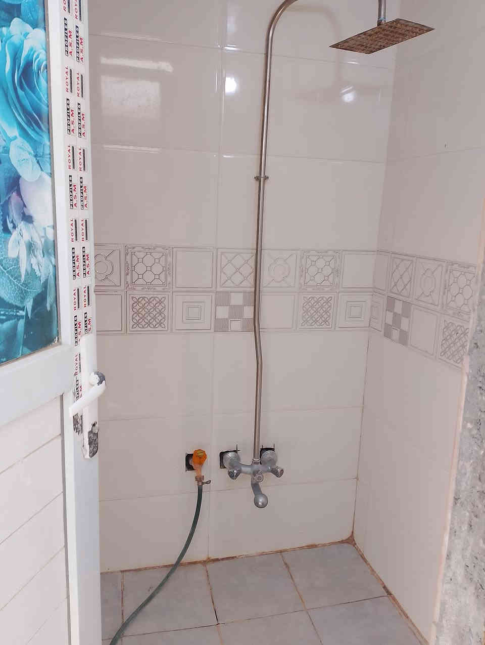 بيت 100 متر . طويريج . بليبيج . رابع بيت عن الشارع . السعر 45 مليون . طابو  سند 25 كافه الخدمات . ماء . كهرباء . مولده . مدارس .
***********
***********
***********
