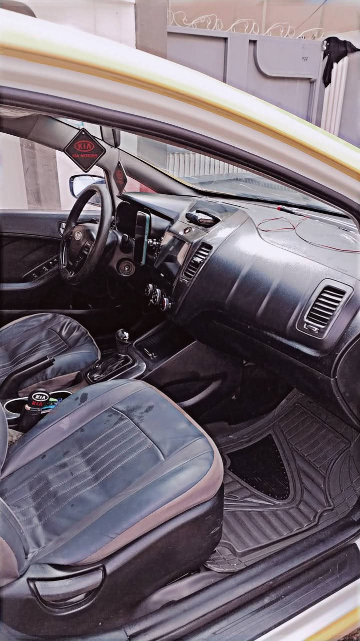 كيا فورتي 2014 مشروع وطني بسمي كير مكينه شرط 
تدفه تبريد شغال  مرايه كهربائي شاشه كامره سياره بدون ضربه جاهزه مابيه نقص بطاقه بنزين   بيه منظموعه غاز وياه السعر 100 بي مجال 
***********
