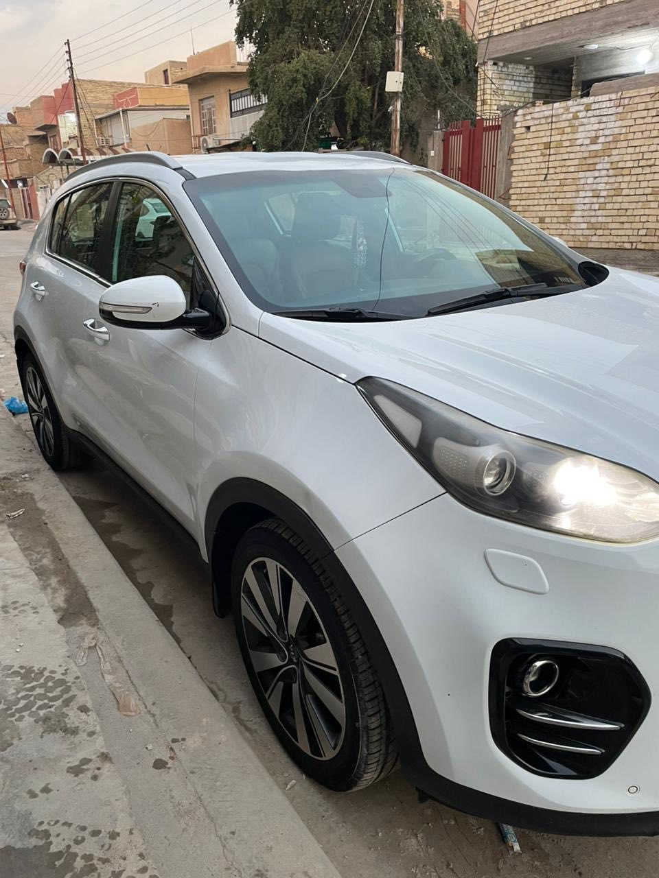 سبورتج 19 خليجي
تحكم ستيرن 
مري شفط 
كشنات جلد
ممشة السيارة 114 الف
صبغ بقبق الجنطة
رقم اربيل باسمي السيارة 
بغداد الشعب 
‭0770 725 7464‬
