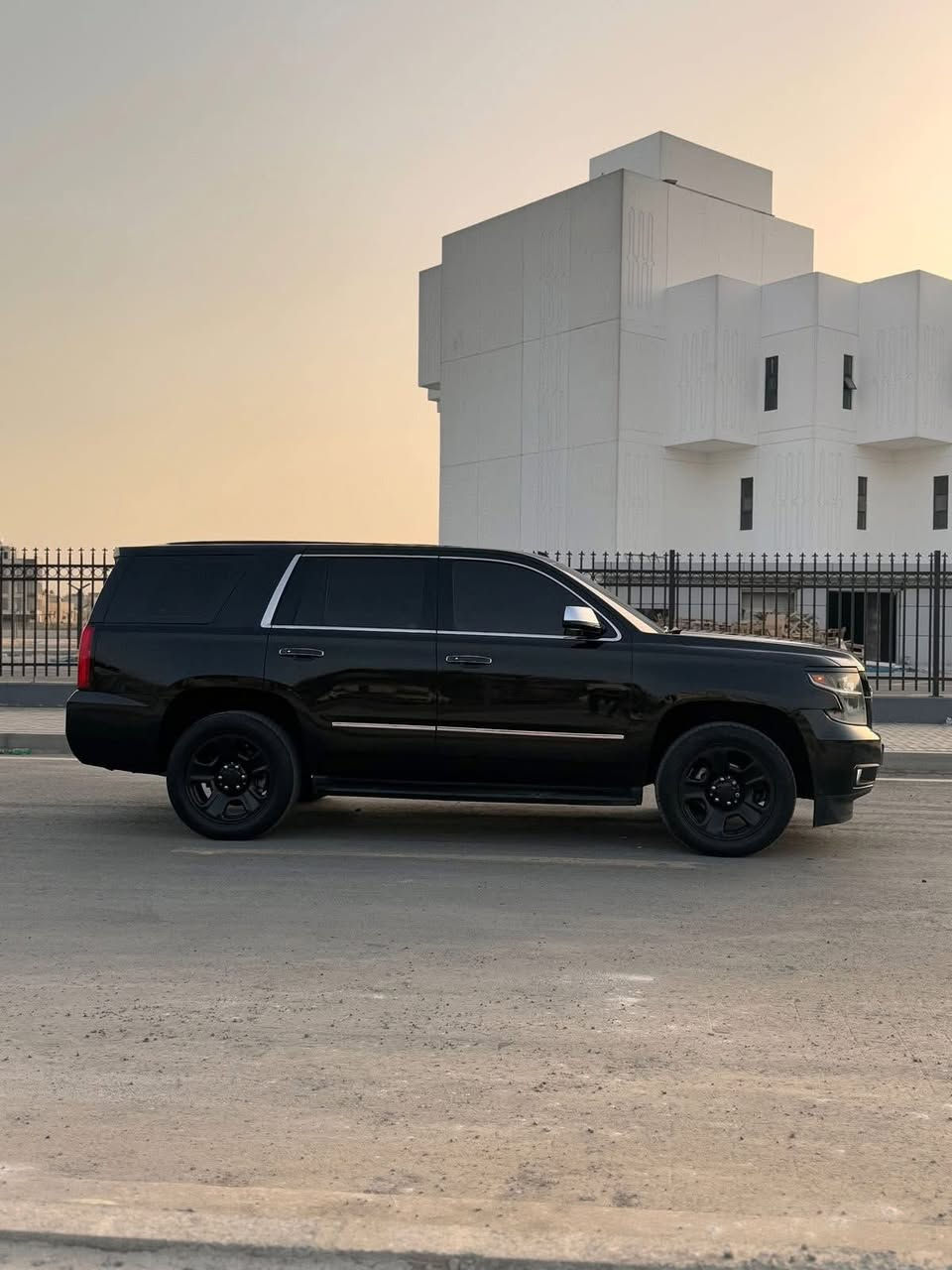 تاهو 2020 رقم بغداد مميز وارد امريكي
السياره بوليسيه ومحدثه ltz
باسمي تحويل ثاني يوم اتكفل من الكص والكلبه والچفيه

السياره بامريكا جاملغ وبنيد وهنا نصبغت حزام داير

النواقص يرادلها ترتيب بچمها وشوي بالحداده

للبيع فقط مستعجل عالبيع 
السعر 260 وبيها مجال

*********** واتساب وخط
