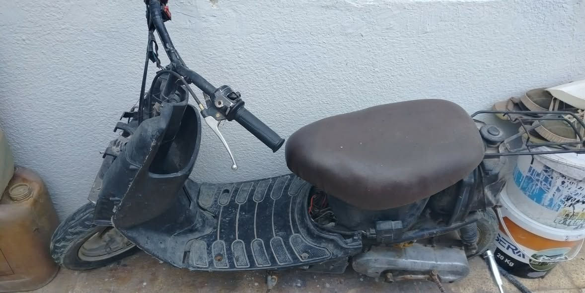 السلام عليكم عندي مطار للبيع فحم السعر 100,000 وبي مجال تواصل رقم موبايل ***********
