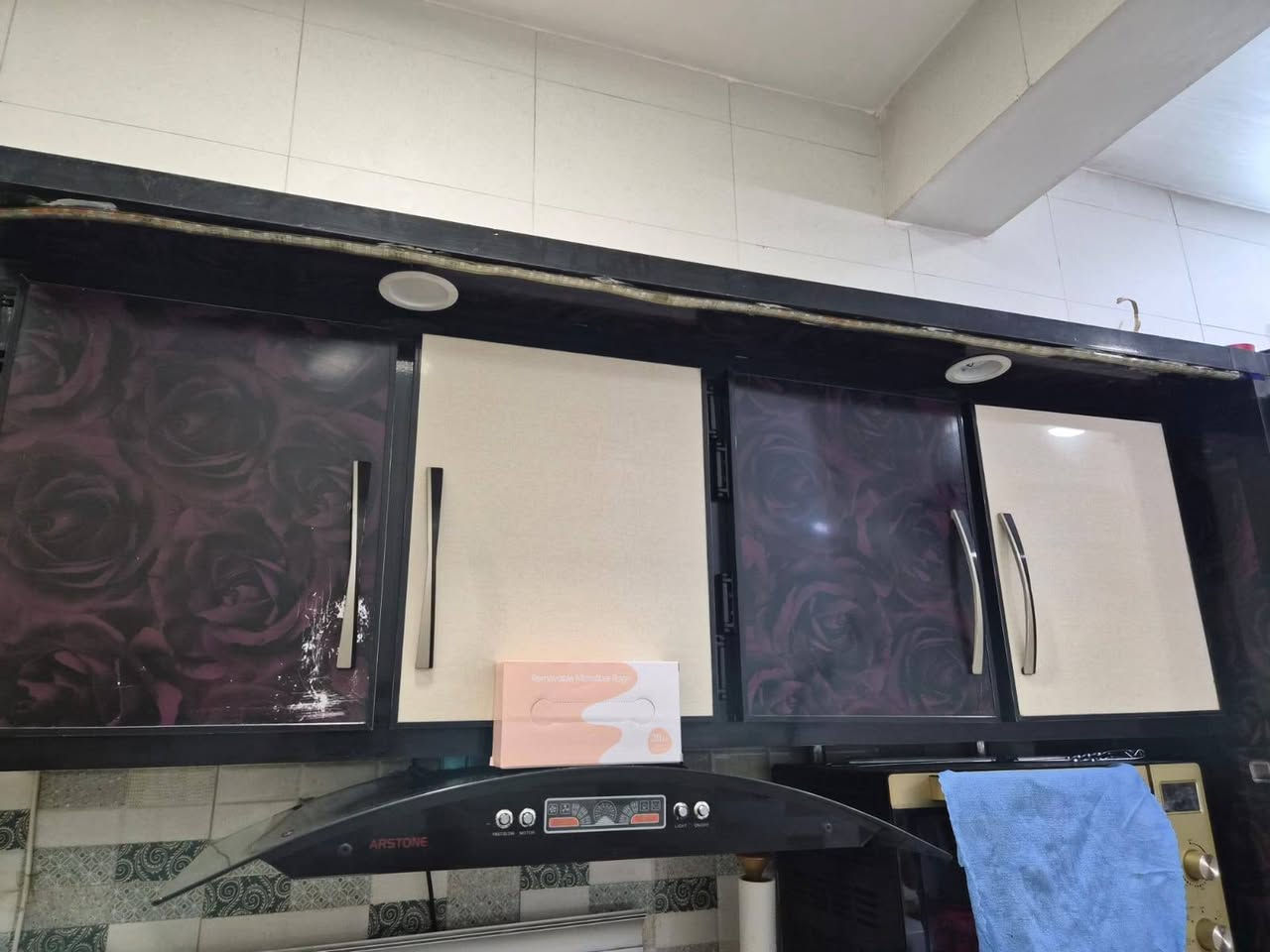 للبيع بدون الستاند ب ٤٠٠ حي الجهاد للاستفسار ***********
