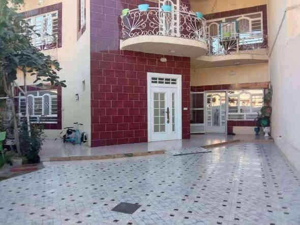 🏠مكتب بهزاد للعقار 
دار للبيع في خانقين - خلف الملعب 

نوع عقار : طابو صرف 
المساحة :300 م 

—————————-
تفاصيل دار 

بيت طابقين 

——————————-
طابق الاول 
غرفة نوم 🛌 
هول
استقبال
مطبخ 
صحيات 

—————————
طابق ثاني 
غرفتين نوم 🛌 
صالة
مطبخ
صحيات 
————————-
البيت فول كاشي و سقف ثانوي 
السعر 155

للاستفسار : ***********
