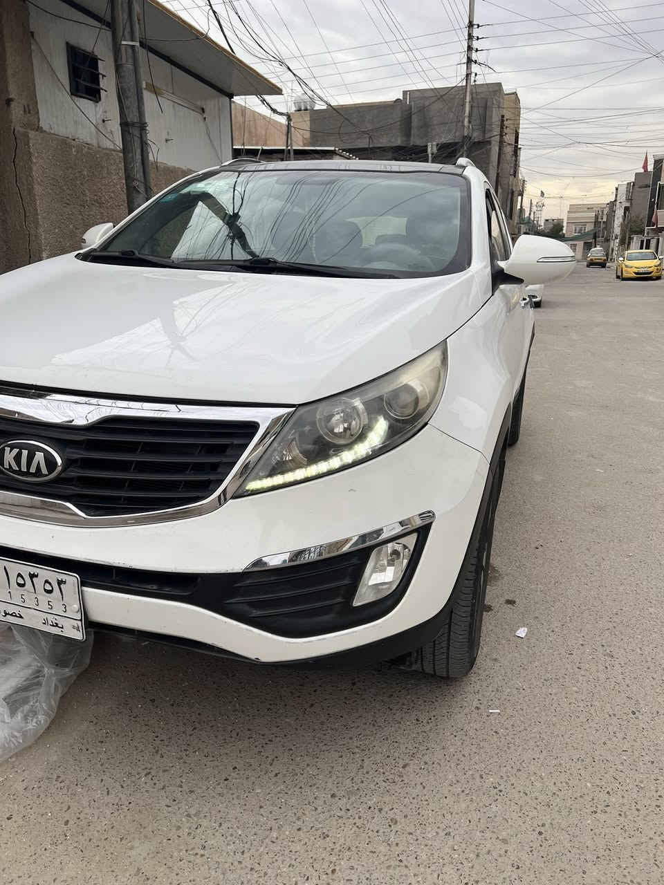 سبورتج 2013خليجي كفاله عامه عدا بارد باب الصدر 
 
ماشية 143 الف كيلو 

كير محرم 2000كفالة 

تخم تاير جديد

صدر جديد

فول عدا البصمة

سلايد روف وفتحة(فتحتين)

تحكمات ستيرن

جام اوتو

شاشة اندرويد 

سستم سماعات صوتي معدل عليه

خاصية التعتيم بالمراية

شحن usb 

‏حساسات360

كاميرا خلفية
 
العنوان البياع الرسالة الأولى ***********
