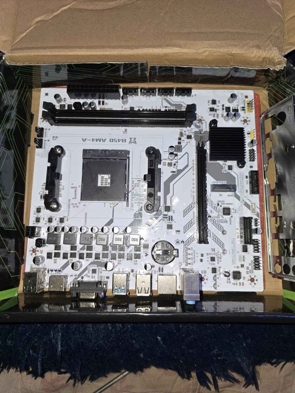 جديد بالكارتون السعر راسلني واتساب
***********
***********
