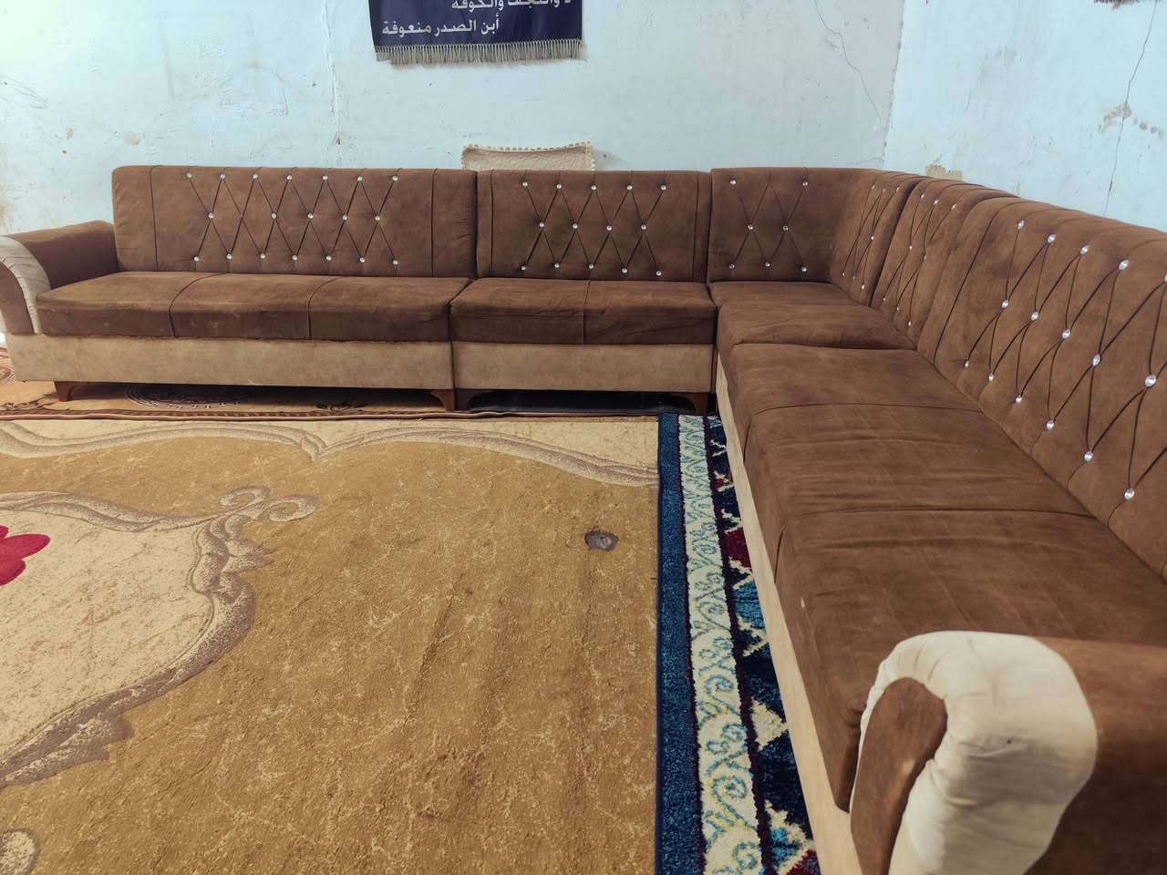 ديوان 10 مقاعد تزكام نضيف مابي اي ضرر سعره 225 وبي مجال مكاني كربلاء حي العامل يوجد توصيل بكروه *********** يوجد واتساب
