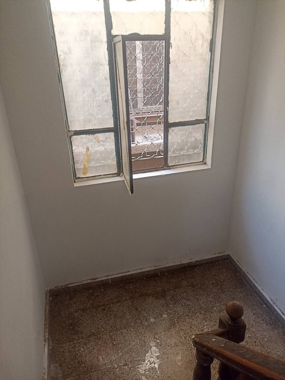 كادر كامل تفليش ترميم  صبغ +لبخ +نثر +كهرباء+بواري +كاشي +ماستك +شتايكر  يعني بيت كامل انطيك مفتاح بيدك جهاز بيتك  هذا رقمي *********** كادر كامل
