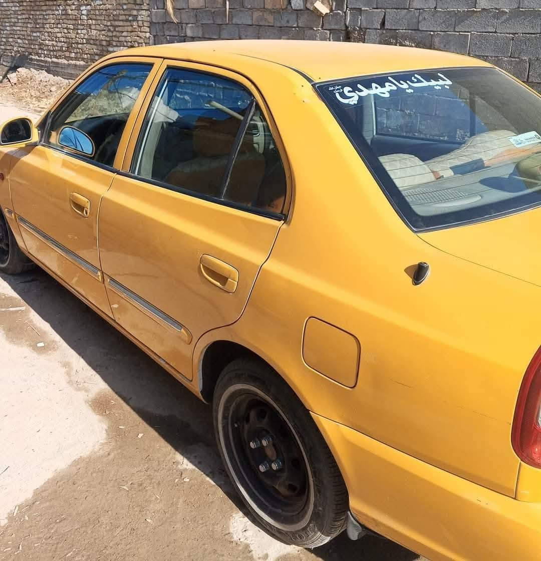 فيرنا مديل ١٤ للبيع.. سيارة ضربته واضحه بالصور غير معيودة تحتاجله ادامه وفلوس الادامة منزله من سعره.. السعر النهائي ٥٥ ورقة.. المراسلة على الواتساب ***********.
