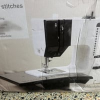 مكينة خياطة • ١٢ تطريز • للبيع