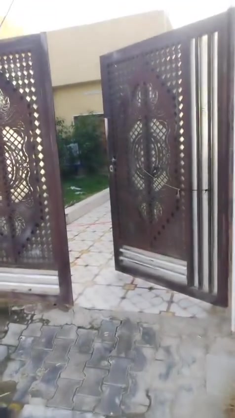 سلام عليكم شباب بيت للبيع في منطقه شهداء دبيه بيت عله وجه شارع مساع 168 ستفسار رقم ***********
