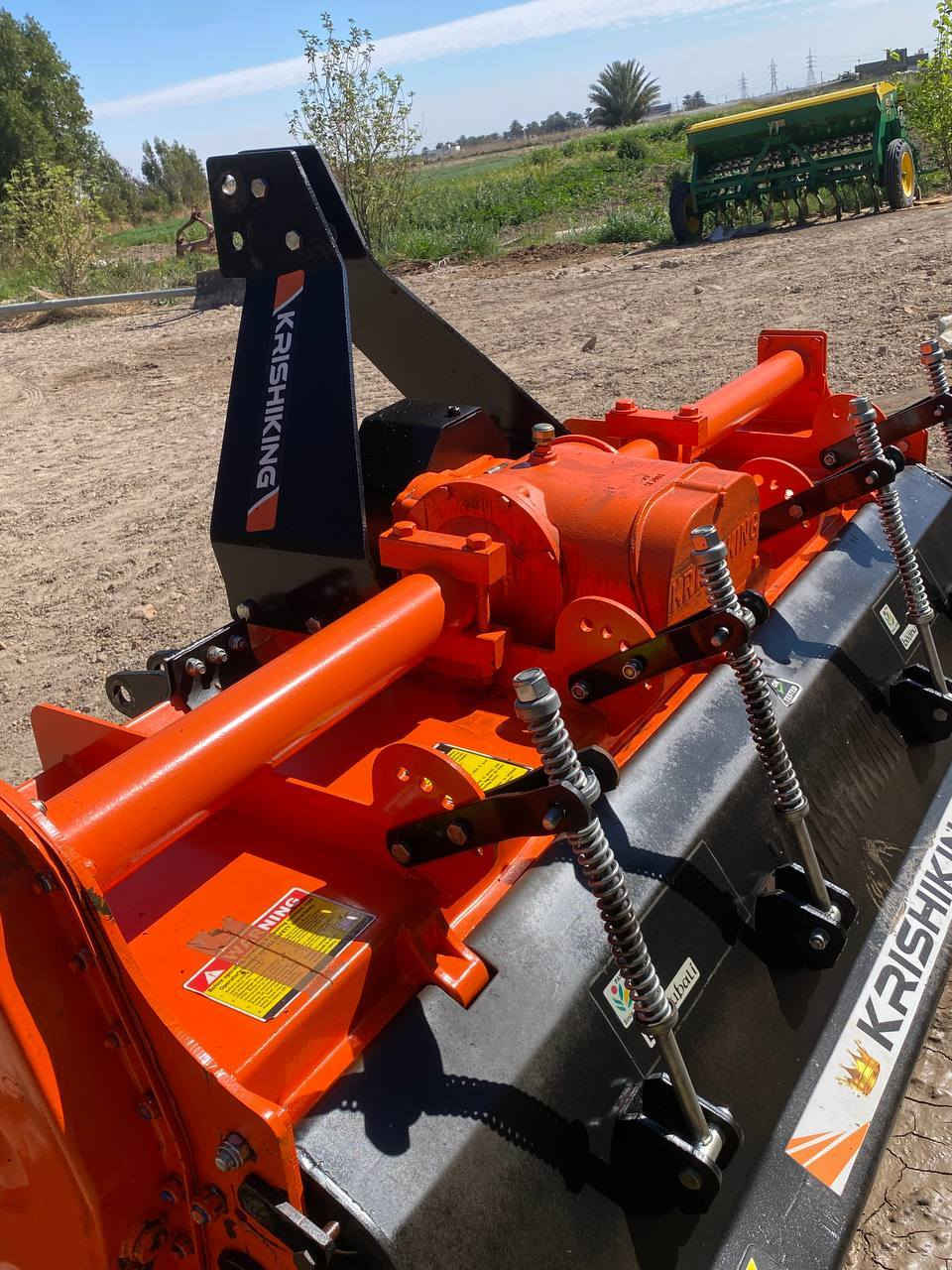 السلام عليكم رادفيتر للبيع جديد مشتغل 20 دونم كيربوكس الكبير حجم185 موديل 2025 المكان بابل للاستفسار اتصل/***********
