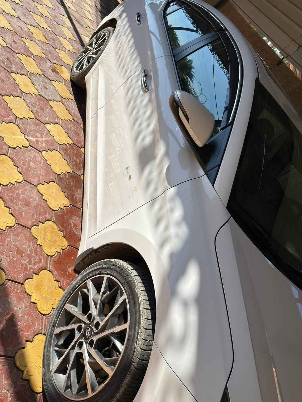 للبيع الانتره ٢٠٢٠ فول بصمه فتحه ابواب 
صندوق ذاتي ماشيه 47 الف سياره جديده 
بيها باب صدر شخوط بص رصعات خفيفه 
اقره منشور قبل مخابره رقم بغداد منطقه 
بغداد ***********.   سعر 170
