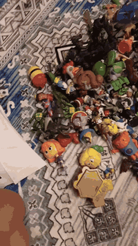 ألعاب بآلة فوك 100 قطعة للبيع شلعة بسعر 80 ألف مكان بغداد الجديدة 0772...